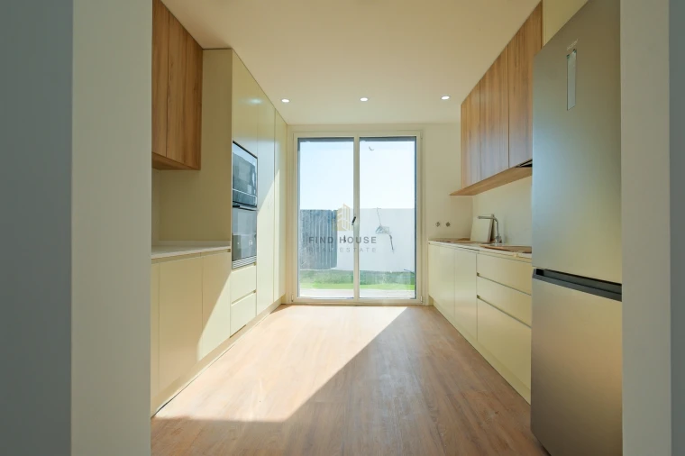 Moradia T4 para Venda em São Domingos de Rana Foto 12