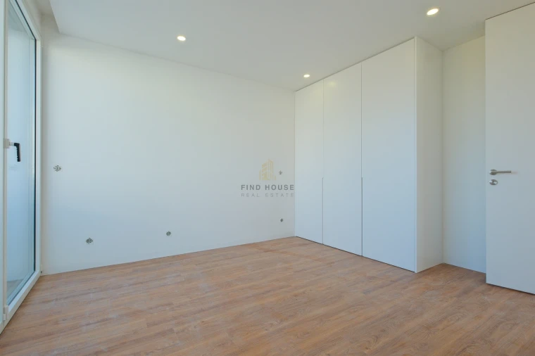 Moradia T4 para Venda em São Domingos de Rana Foto 27