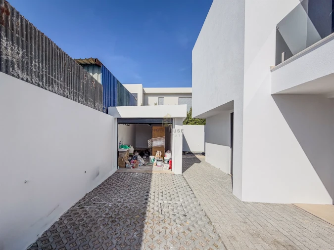 Moradia T4 para Venda em São Domingos de Rana Foto 31