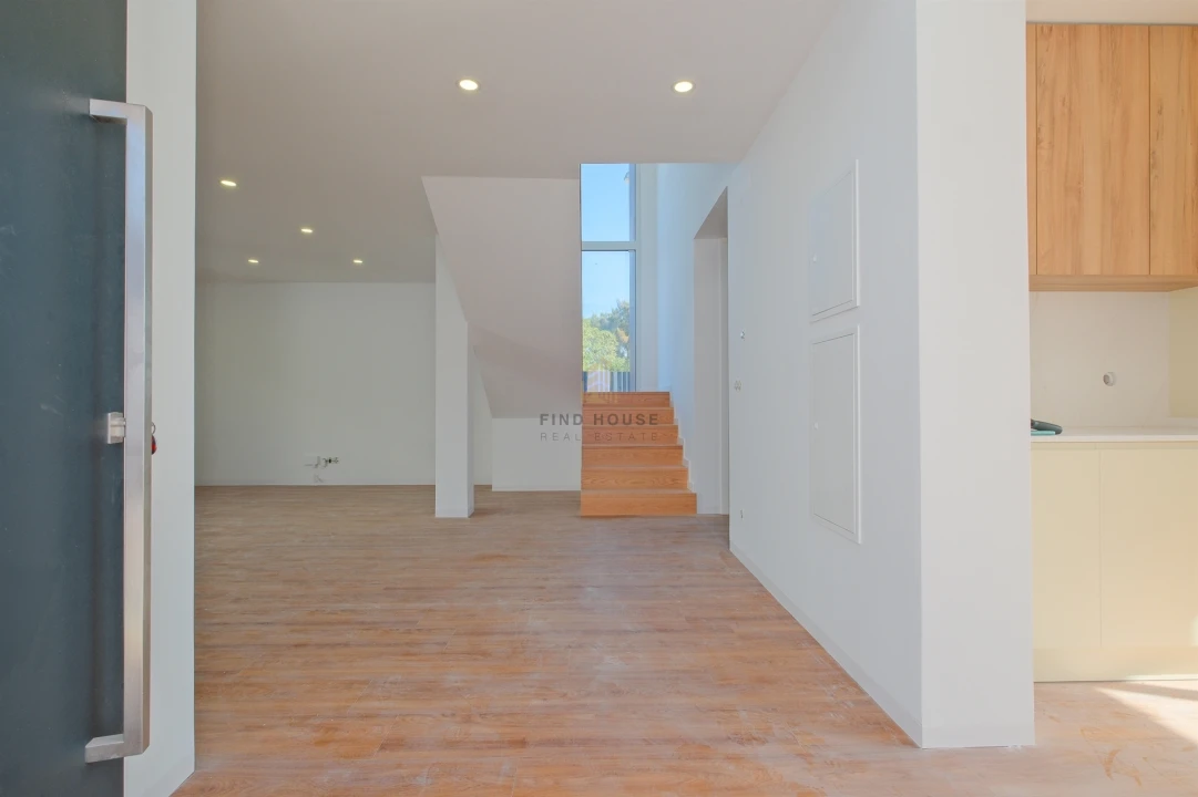 Moradia T4 para Venda em São Domingos de Rana Foto 7