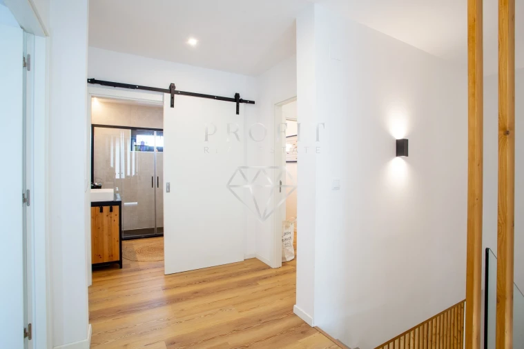 Moradia T4 para Venda em Porto Salvo Foto 18