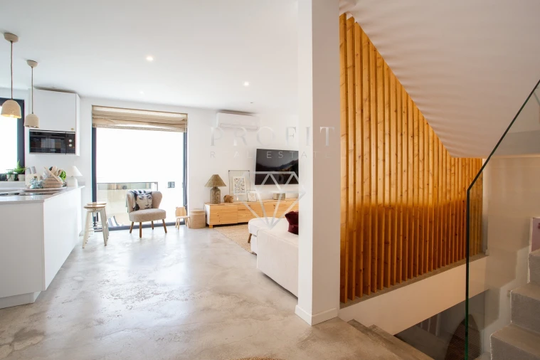 Moradia T4 para Venda em Porto Salvo Foto 3