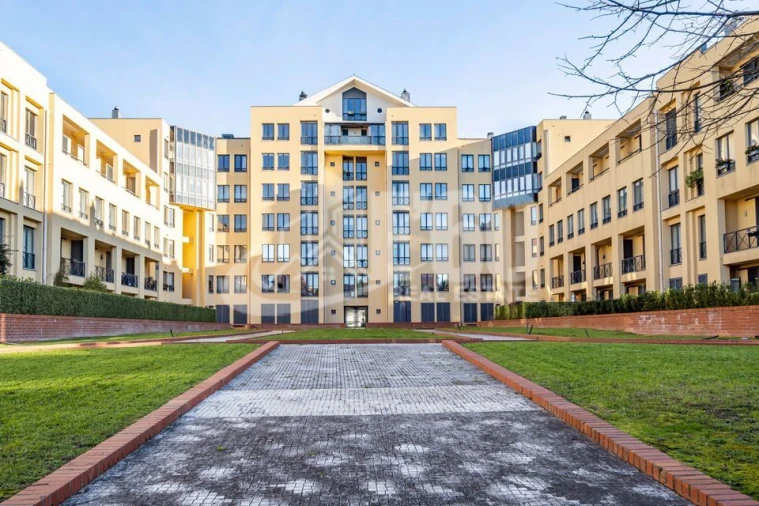 Apartamento T4 para Venda em Paranhos Foto 5