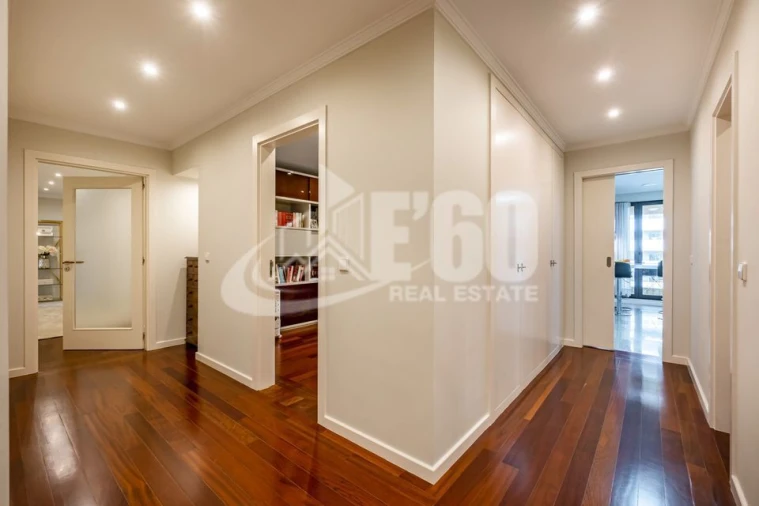 Apartamento T4 para Venda em Paranhos Foto 10