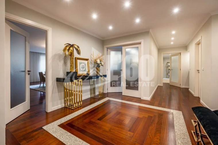 Apartamento T4 para Venda em Paranhos Foto 8