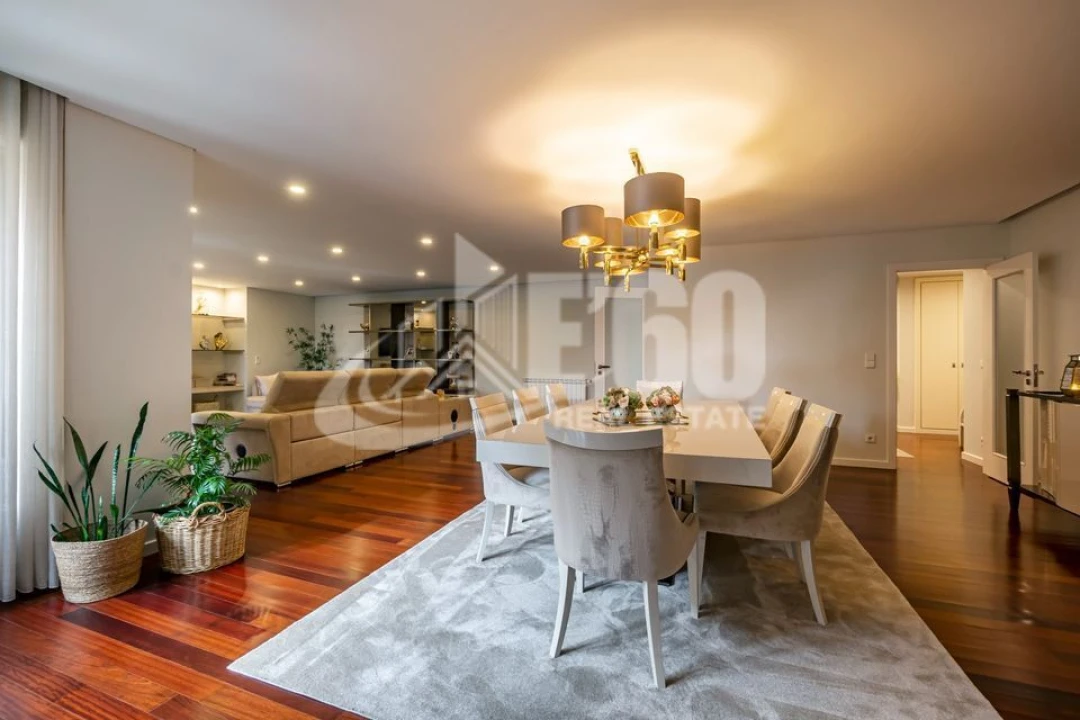 Apartamento T4 para Venda em Paranhos Foto 7