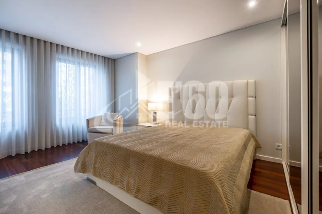 Apartamento T4 para Venda em Paranhos Foto 12