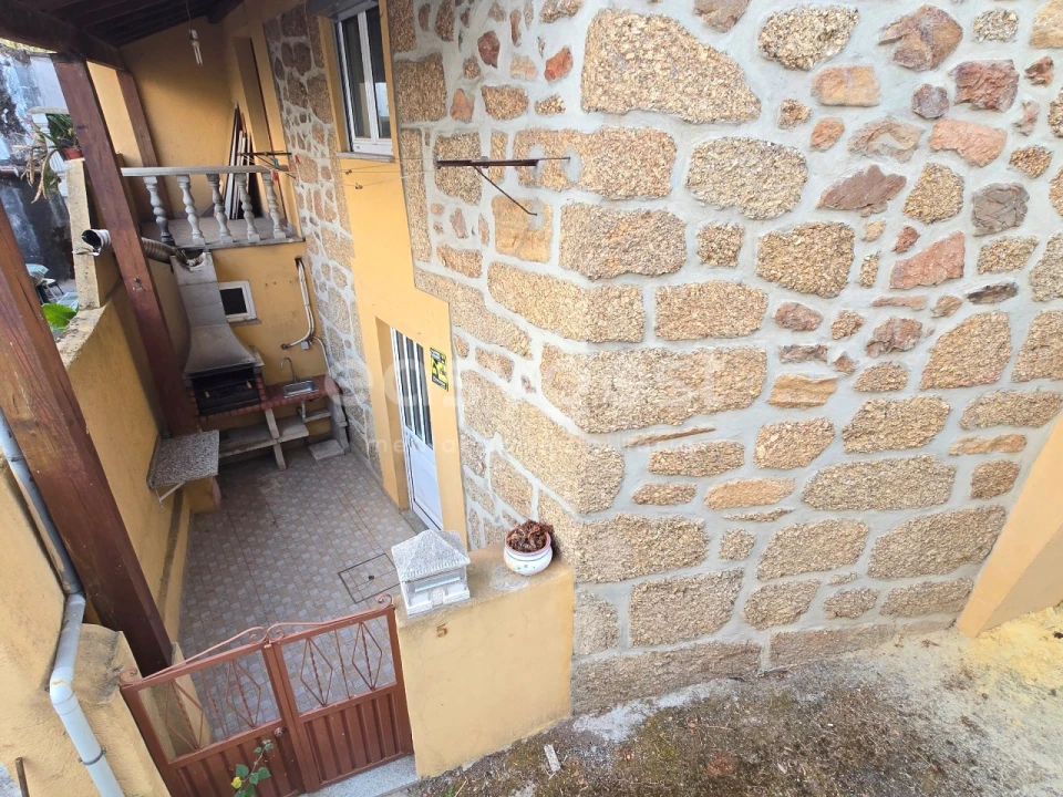 Moradia T3 para Venda em Covas e Vila Nova de Oliveirinha Foto 3