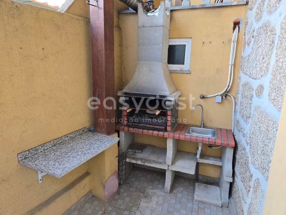 Moradia T3 para Venda em Covas e Vila Nova de Oliveirinha Foto 5