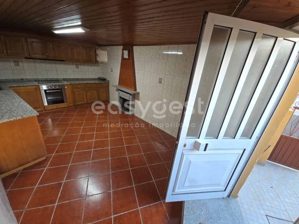 Moradia T3 para Venda em Covas e Vila Nova de Oliveirinha Foto 9