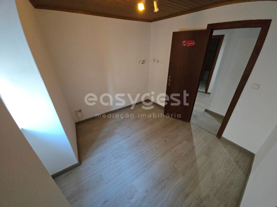 Moradia T3 para Venda em Covas e Vila Nova de Oliveirinha Foto 18