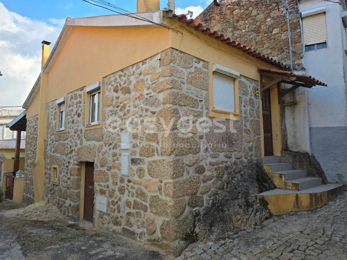 Moradia T3 para Venda em Covas e Vila Nova de Oliveirinha Foto 1