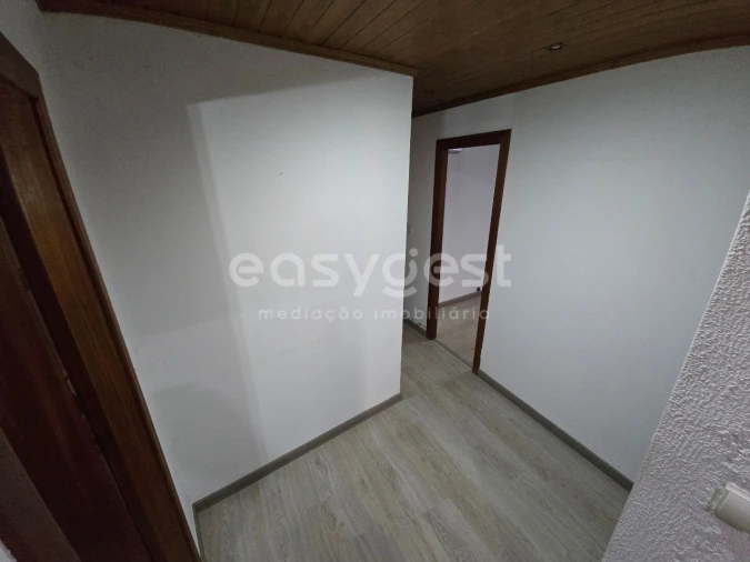 Moradia T3 para Venda em Covas e Vila Nova de Oliveirinha Foto 12