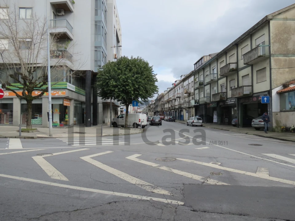 Armazém para Venda em Braga (São José de São Lázaro e São João do Souto) Foto 1