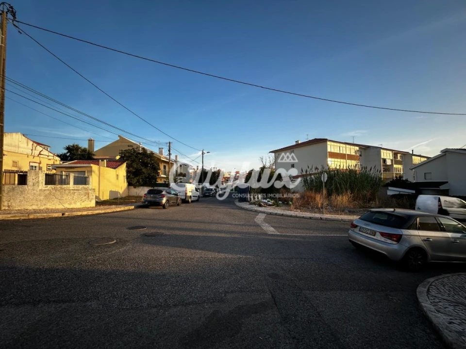 Terreno para Venda em Carcavelos e Parede Foto 4
