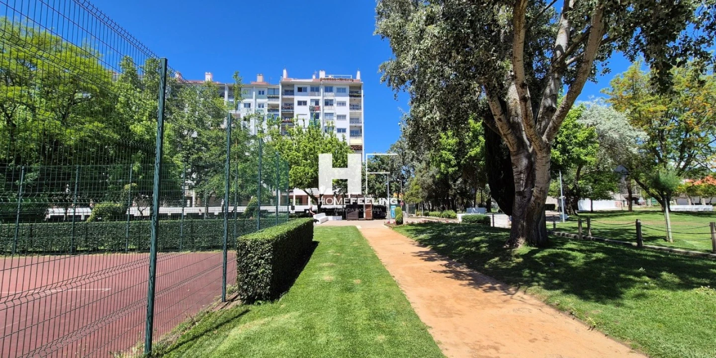 Apartamento T2 para Venda em Carcavelos e Parede Foto 30