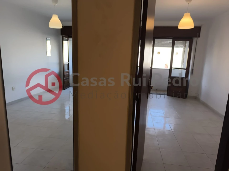 Apartamento T2 para Venda em Moita Foto 7