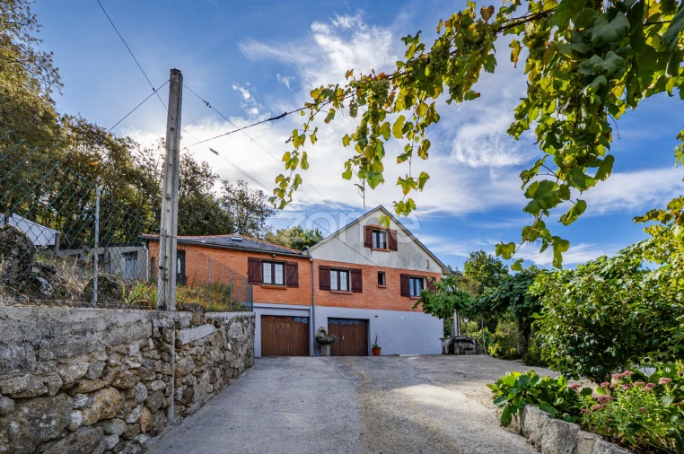 Moradia T5 para Venda em Paradela, Contim e Fiães Foto 2