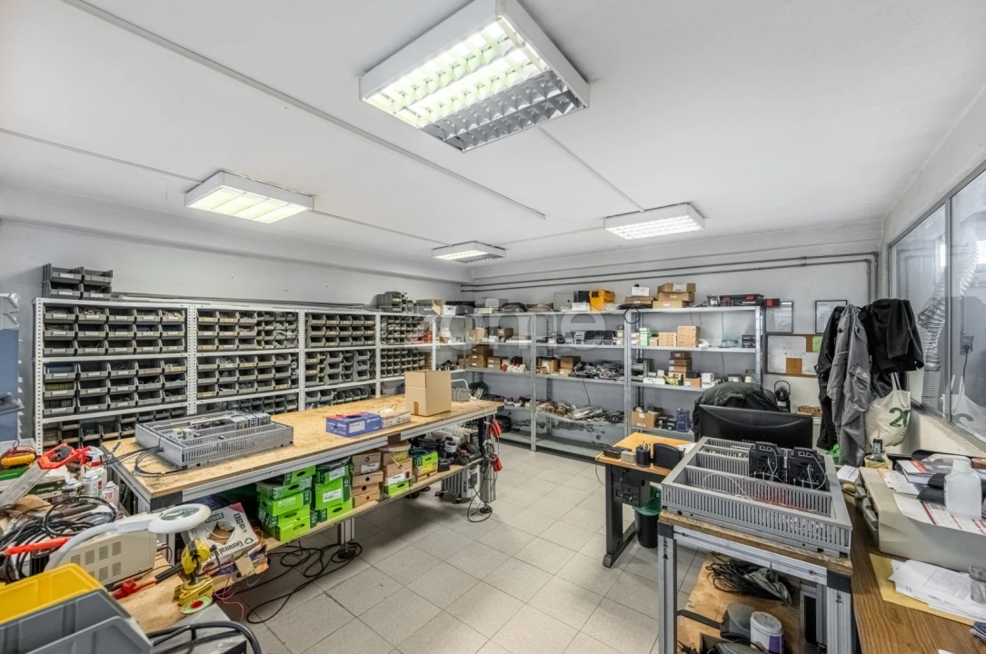 Terreno Comércio / Armazém para Venda em Sandim, Olival, Lever e Crestuma Foto 13