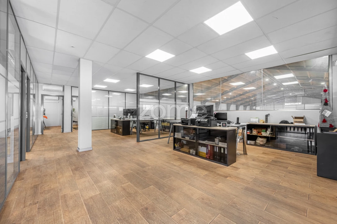 Terreno Comércio / Armazém para Venda em Sandim, Olival, Lever e Crestuma Foto 18