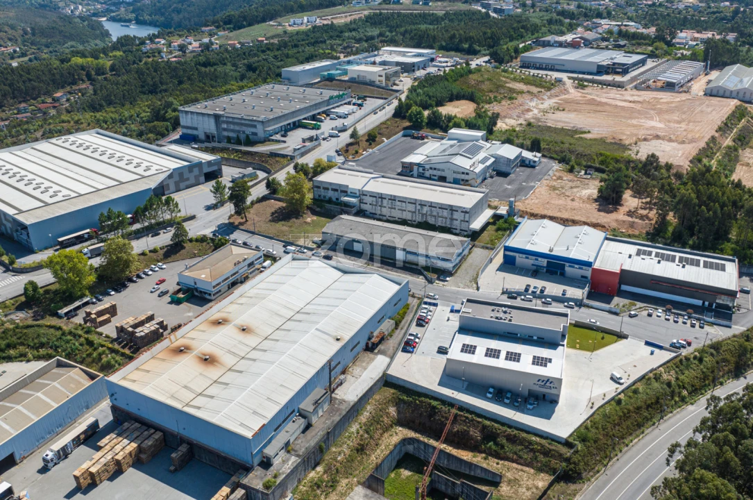 Terreno Comércio / Armazém para Venda em Sandim, Olival, Lever e Crestuma Foto 30