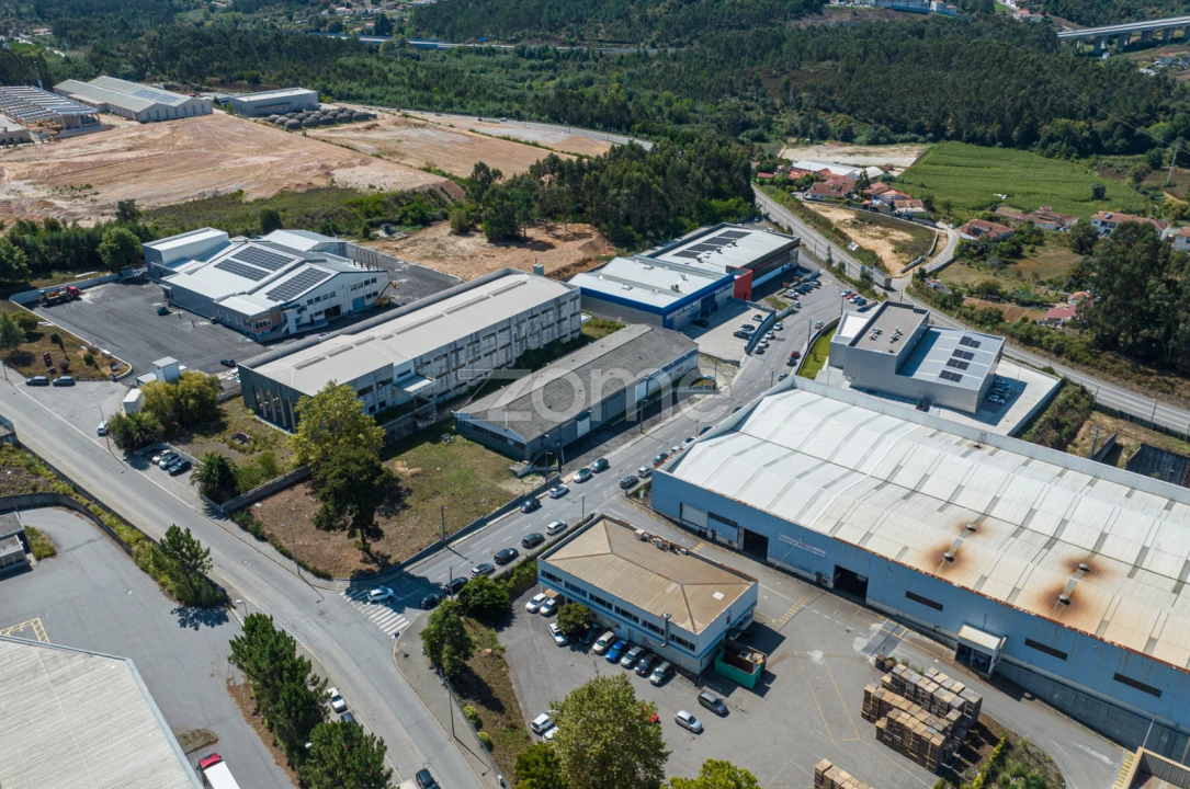 Terreno Comércio / Armazém para Venda em Sandim, Olival, Lever e Crestuma Foto 33