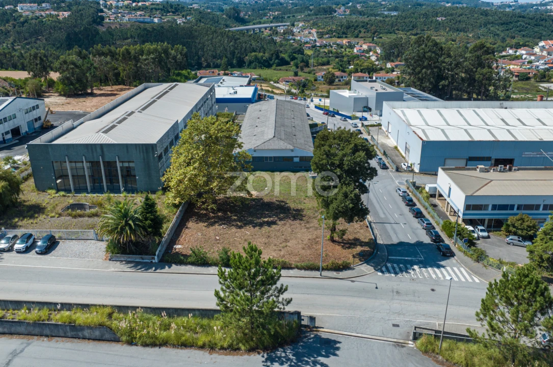 Terreno Comércio / Armazém para Venda em Sandim, Olival, Lever e Crestuma Foto 42