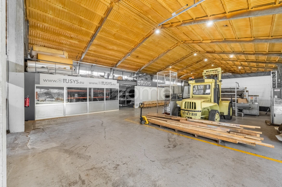 Terreno Comércio / Armazém para Venda em Sandim, Olival, Lever e Crestuma Foto 8