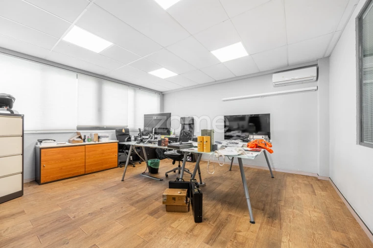 Terreno Comércio / Armazém para Venda em Sandim, Olival, Lever e Crestuma Foto 23