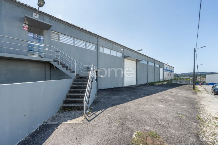 Terreno Comércio / Armazém para Venda em Sandim, Olival, Lever e Crestuma Foto 3