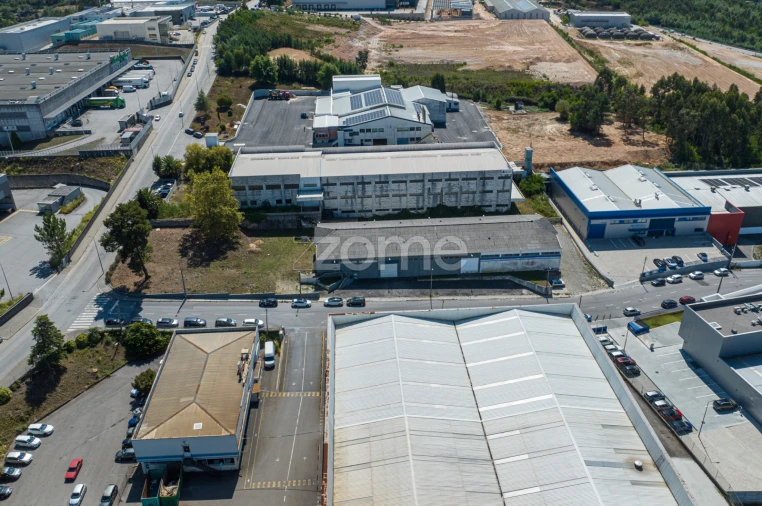 Terreno Comércio / Armazém para Venda em Sandim, Olival, Lever e Crestuma Foto 34