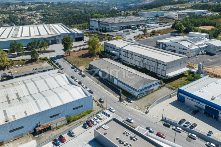 Terreno Comércio / Armazém para Venda em Sandim, Olival, Lever e Crestuma Foto 36