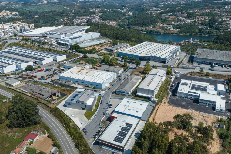 Terreno Comércio / Armazém para Venda em Sandim, Olival, Lever e Crestuma Foto 40