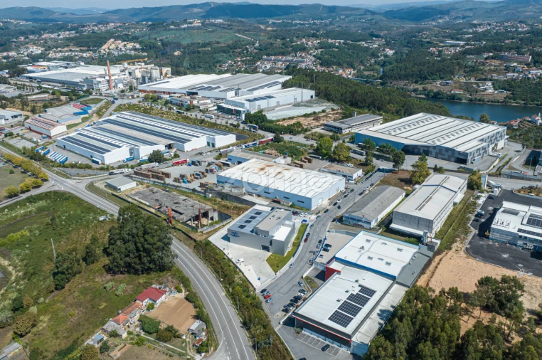Terreno Comércio / Armazém para Venda em Sandim, Olival, Lever e Crestuma Foto 41