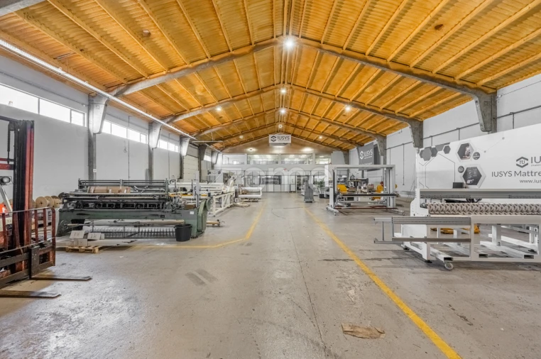 Terreno Comércio / Armazém para Venda em Sandim, Olival, Lever e Crestuma Foto 9