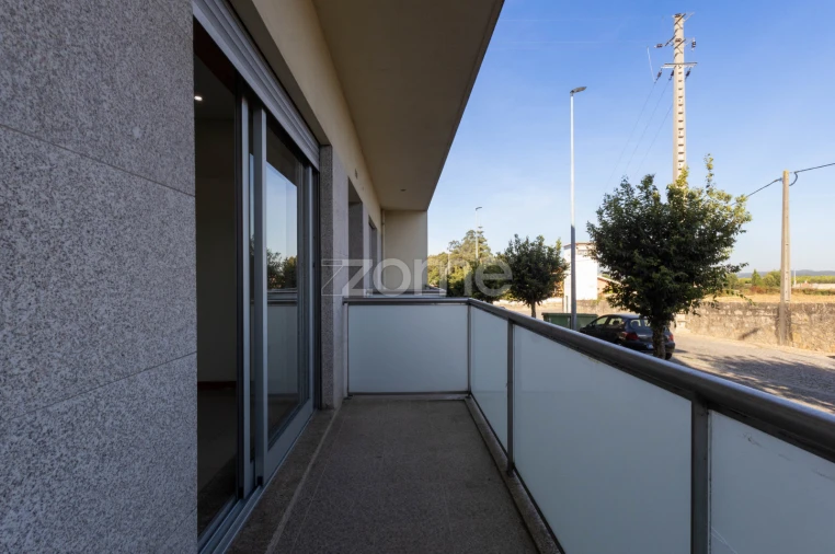 Apartamento T2 para Venda em Guilhabreu Foto 5