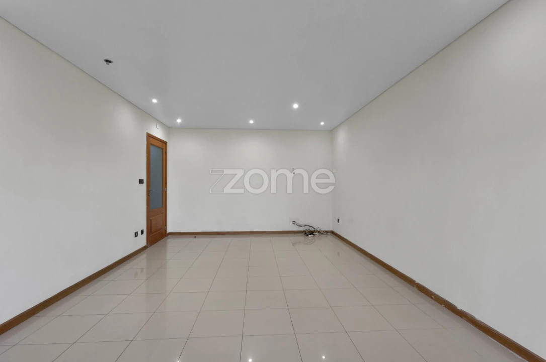 Apartamento T2 para Venda em Guilhabreu Foto 2