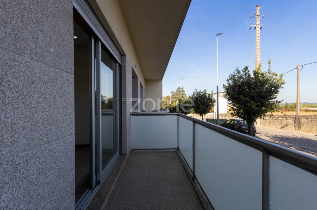 Apartamento T2 para Venda em Guilhabreu Foto 5