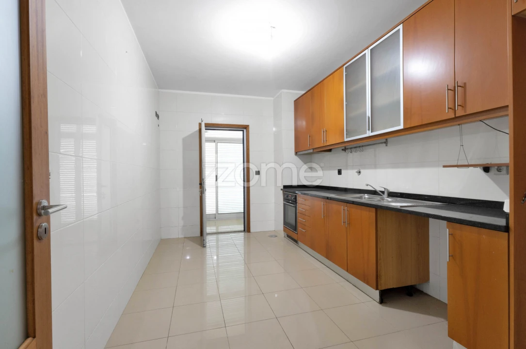Apartamento T2 para Venda em Guilhabreu Foto 6