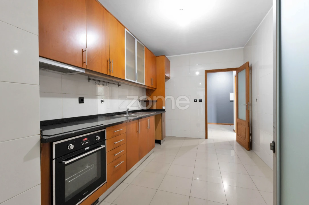 Apartamento T2 para Venda em Guilhabreu Foto 9