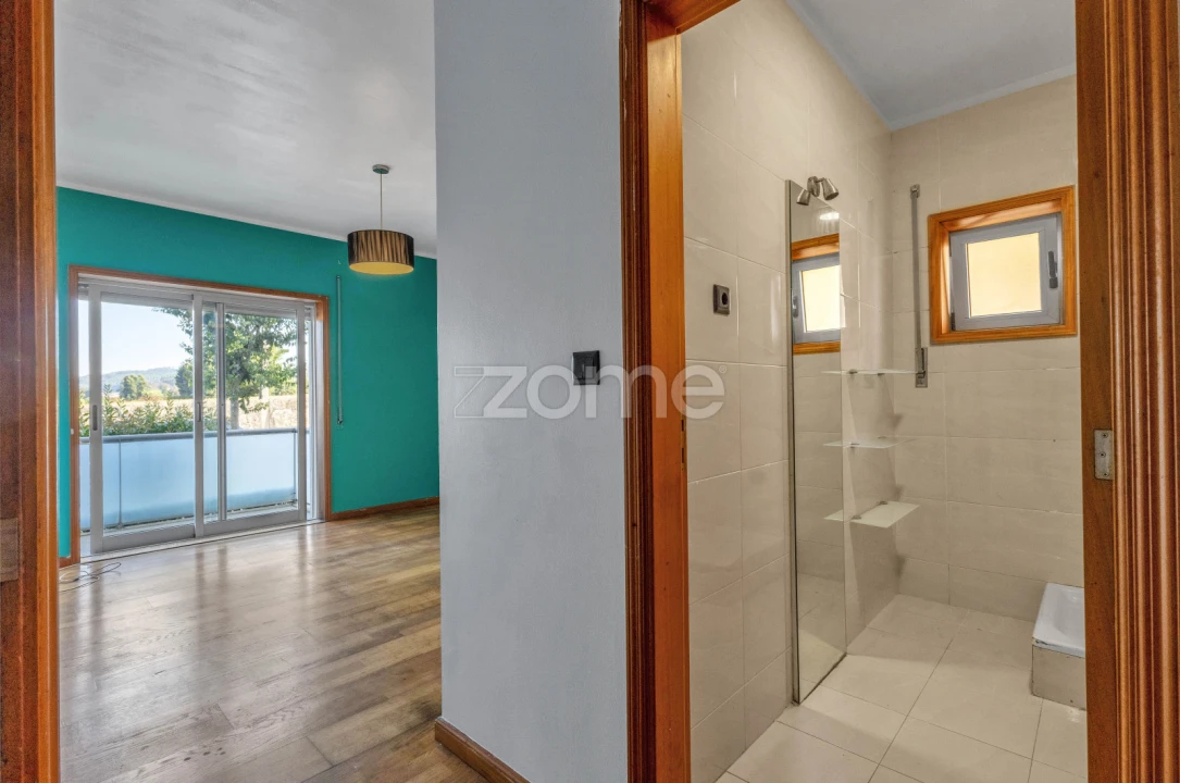 Apartamento T2 para Venda em Guilhabreu Foto 14