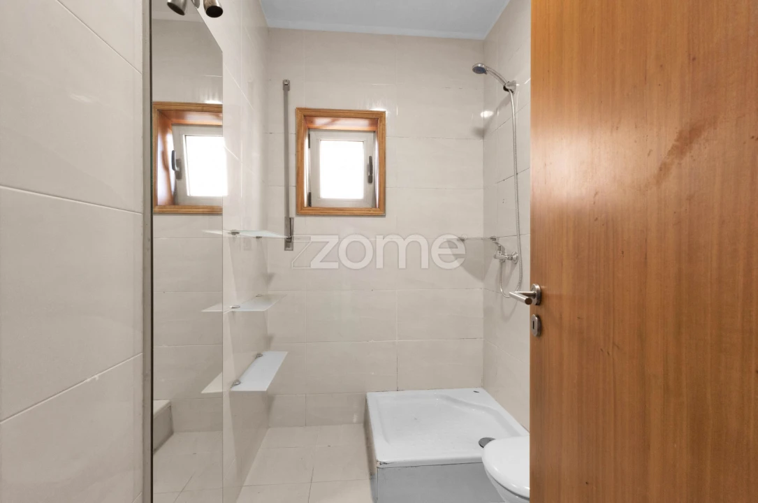 Apartamento T2 para Venda em Guilhabreu Foto 15