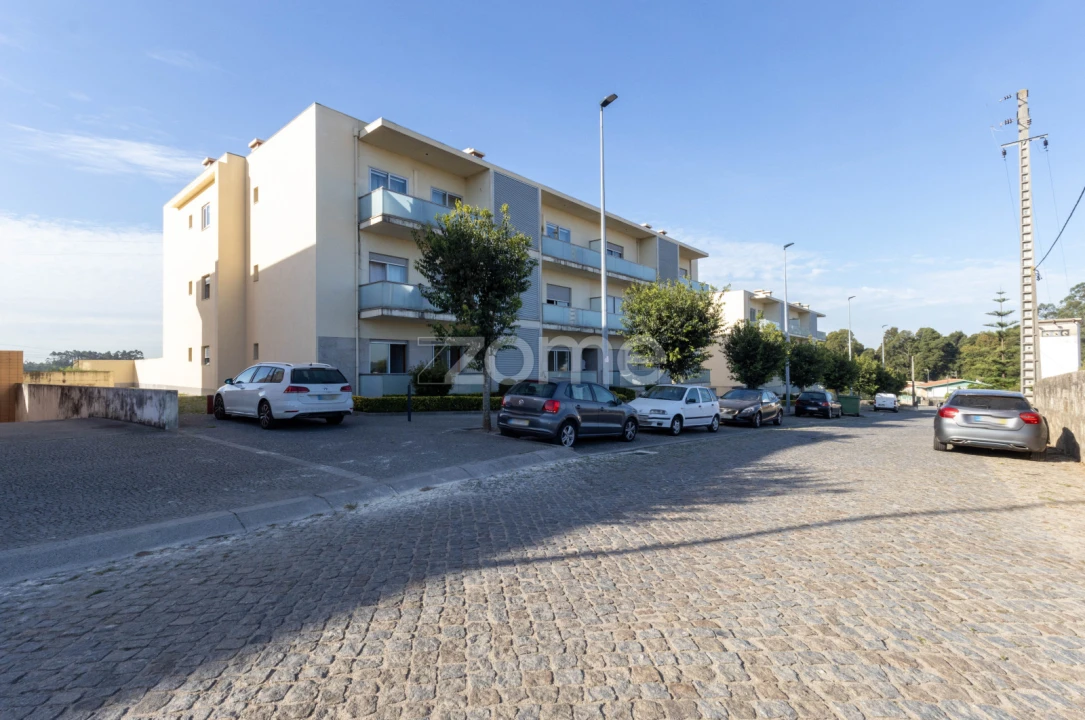 Apartamento T2 para Venda em Guilhabreu Foto 1