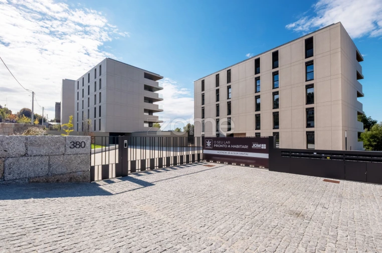 Apartamento T1 para Venda em Urgezes Foto 3