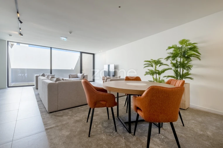 Apartamento T1 para Venda em Urgezes Foto 5