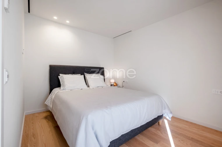 Apartamento T1 para Venda em Urgezes Foto 22