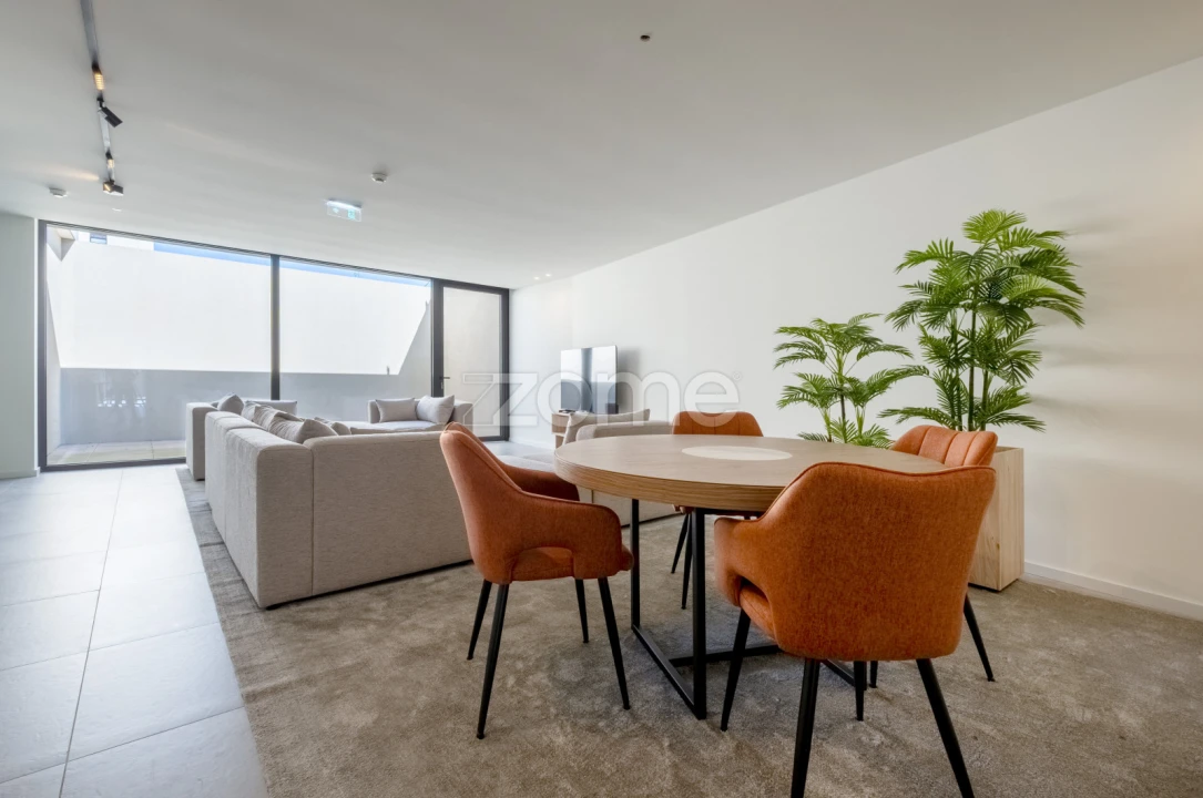 Apartamento T1 para Venda em Urgezes Foto 5