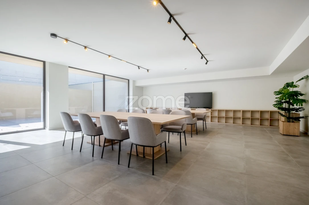 Apartamento T1 para Venda em Urgezes Foto 6