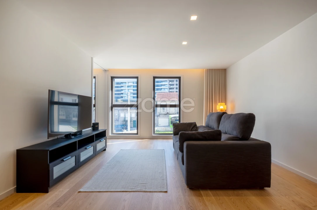 Apartamento T1 para Venda em Urgezes Foto 16