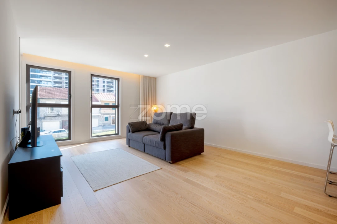 Apartamento T1 para Venda em Urgezes Foto 19